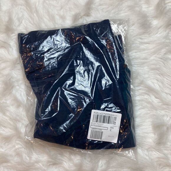 Martha Stewart Knit Pull-on Slim Leg Petite Denim Ankle Jeans with Zipper Detail - Picture 4 of 5